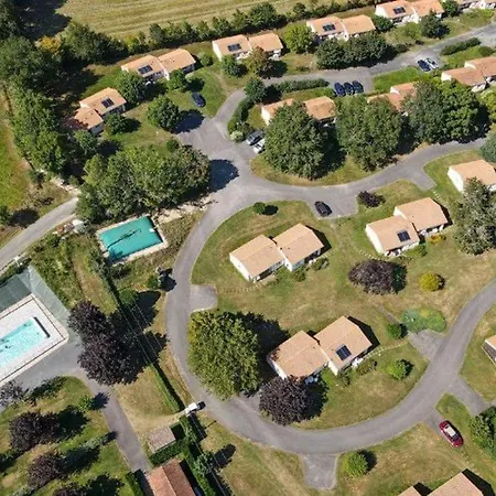 Maison 6 Pers Avec Terrasse Et Equipements Bebe - Api-1-52-745